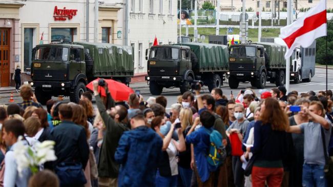 В Минске к месту новой акции протеста прибыла спецтехника